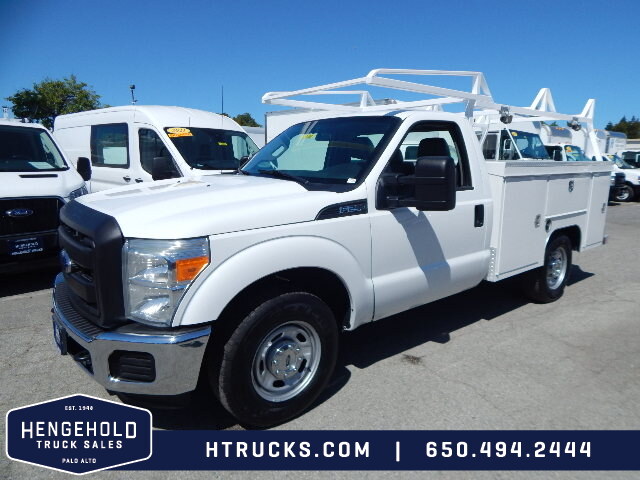2015 Ford F250 8' Utility with RACK & SLIDING CENTER COVER