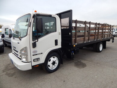 Used 2022 Isuzu NRR Flat 20 with 41,817 miles for sale in Palo Alto, CA at $58,995