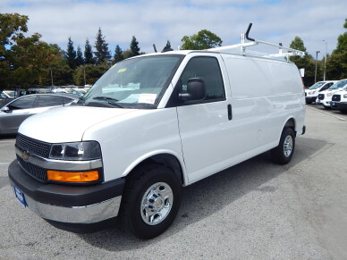 Used 2025 Chevrolet 2500 3/4-Ton with 8,724 miles for sale in Palo Alto, CA at $38,995